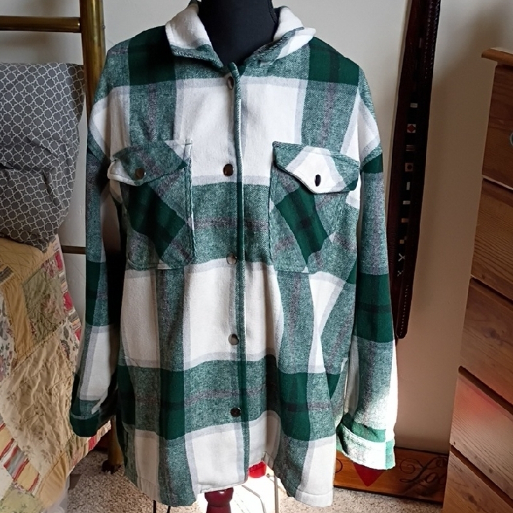 HFX Flannel, Thick And Warm. Like Brand New! Green and White Plaid Shirt.